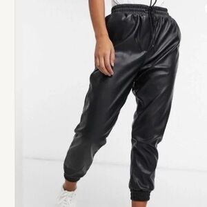 ♦️ ZARA Faux Leather Joggers Pants XS Black vegan leather front pockets